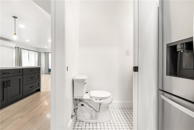 Detail Gallery Image 14 of 35 For 1148 Locust, Long Beach,  CA 90813 - – Beds | – Baths