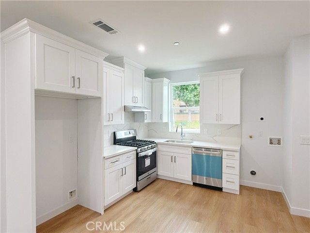 Detail Gallery Image 2 of 10 For 15854 E Rowland St, La Puente,  CA 91744 - 2 Beds | 1 Baths