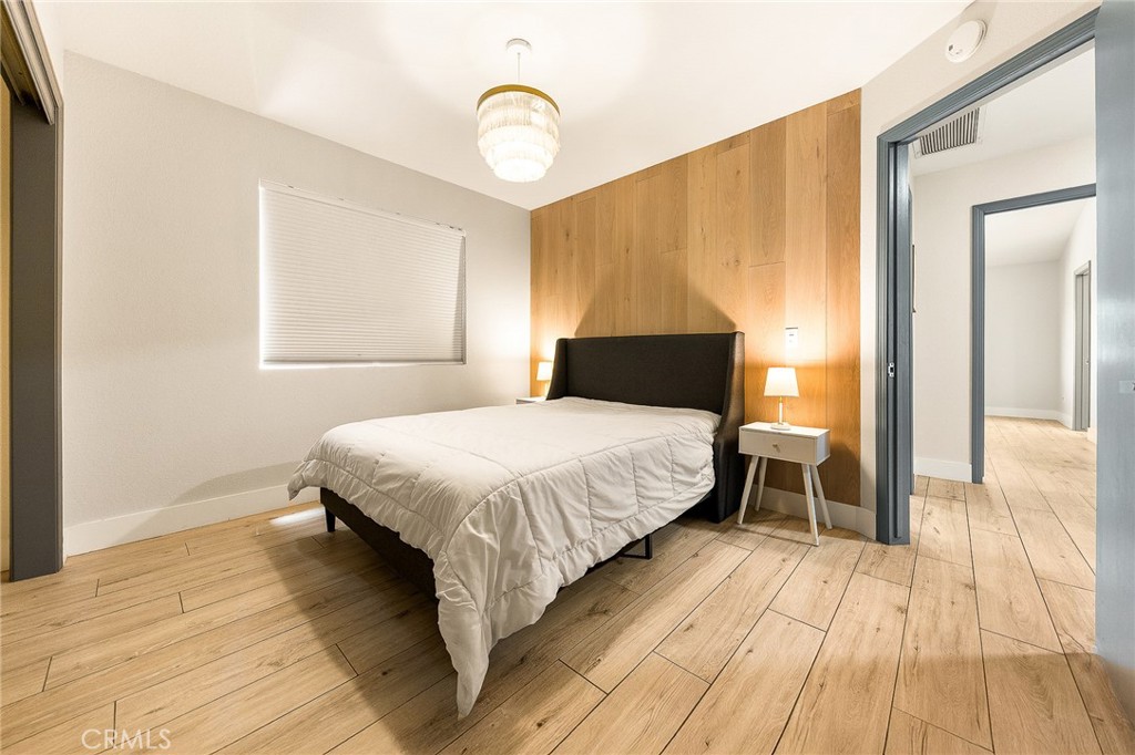 MLS #OC25120439 img 17