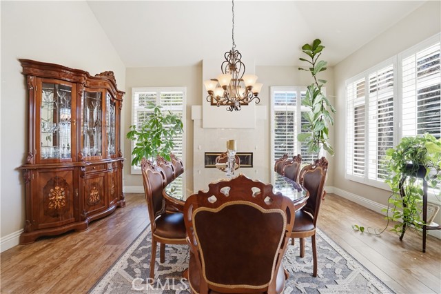 Detail Gallery Image 18 of 69 For 27139 Crystal Springs, Canyon Country,  CA 91387 - 4 Beds | 2/1 Baths