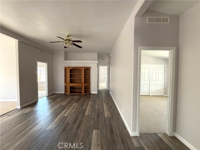 Detail Gallery Image 10 of 48 For 1750 W Citracado #152,  Escondido,  CA 92029 - 4 Beds | 2/1 Baths