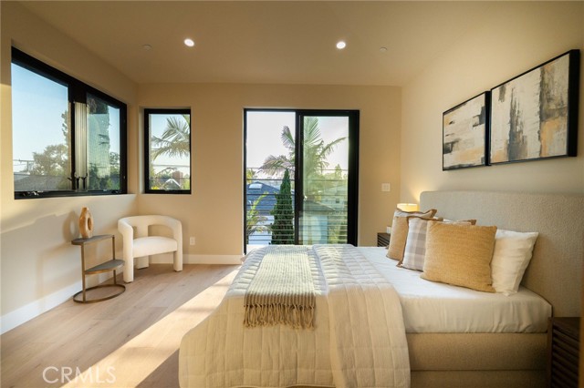 1721 Oak Avenue, Manhattan Beach CA: https://media.crmls.org/medias/81d7c568-7ed0-4c99-bc1f-6b9af9097167.jpg