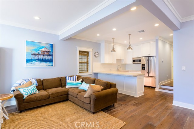 Detail Gallery Image 21 of 27 For 524 13th St, Manhattan Beach,  CA 90266 - 4 Beds | 3 Baths
