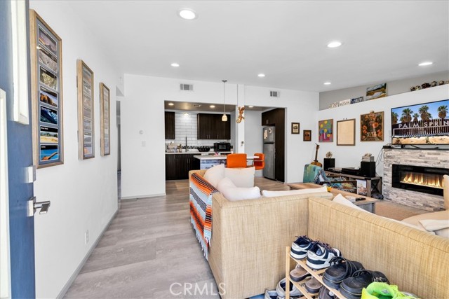 595 S Calle Santa Rosa, Palm Springs CA: https://media.crmls.org/medias/81d7edc8-d7a2-439f-b817-be540c3a14d9.jpg
