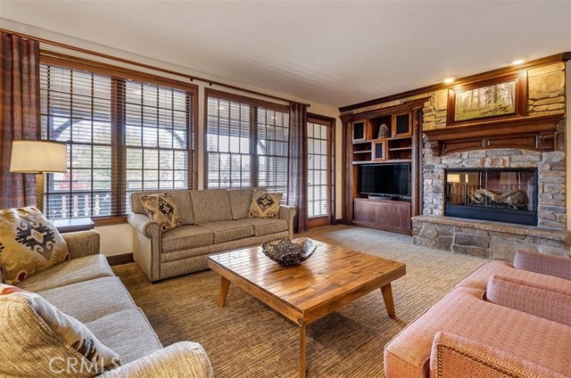 Detail Gallery Image 14 of 24 For 40671 Village Dr 15b,  Big Bear Lake,  CA 92315 - 4 Beds | 4 Baths