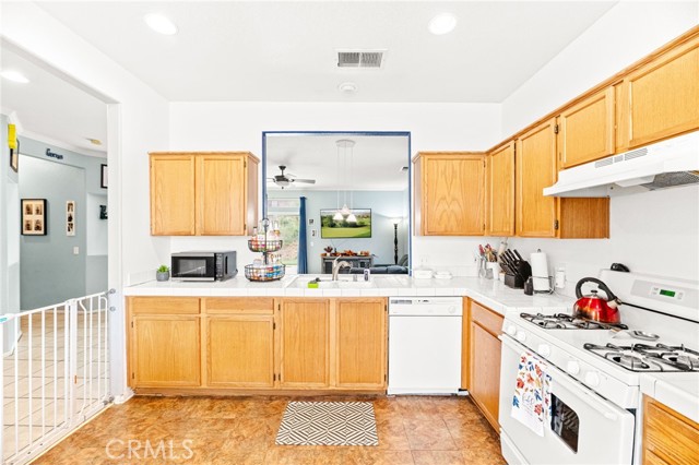 Detail Gallery Image 14 of 34 For 2158 Gaillac Ln, San Jacinto,  CA 92583 - 3 Beds | 2 Baths