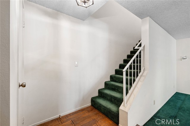 Detail Gallery Image 11 of 38 For 9555 via Venezia, Burbank,  CA 91504 - 3 Beds | 3 Baths