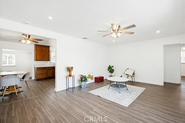 Detail Gallery Image 7 of 38 For 2095 W Birch St, San Bernardino,  CA 92410 - 5 Beds | 2 Baths