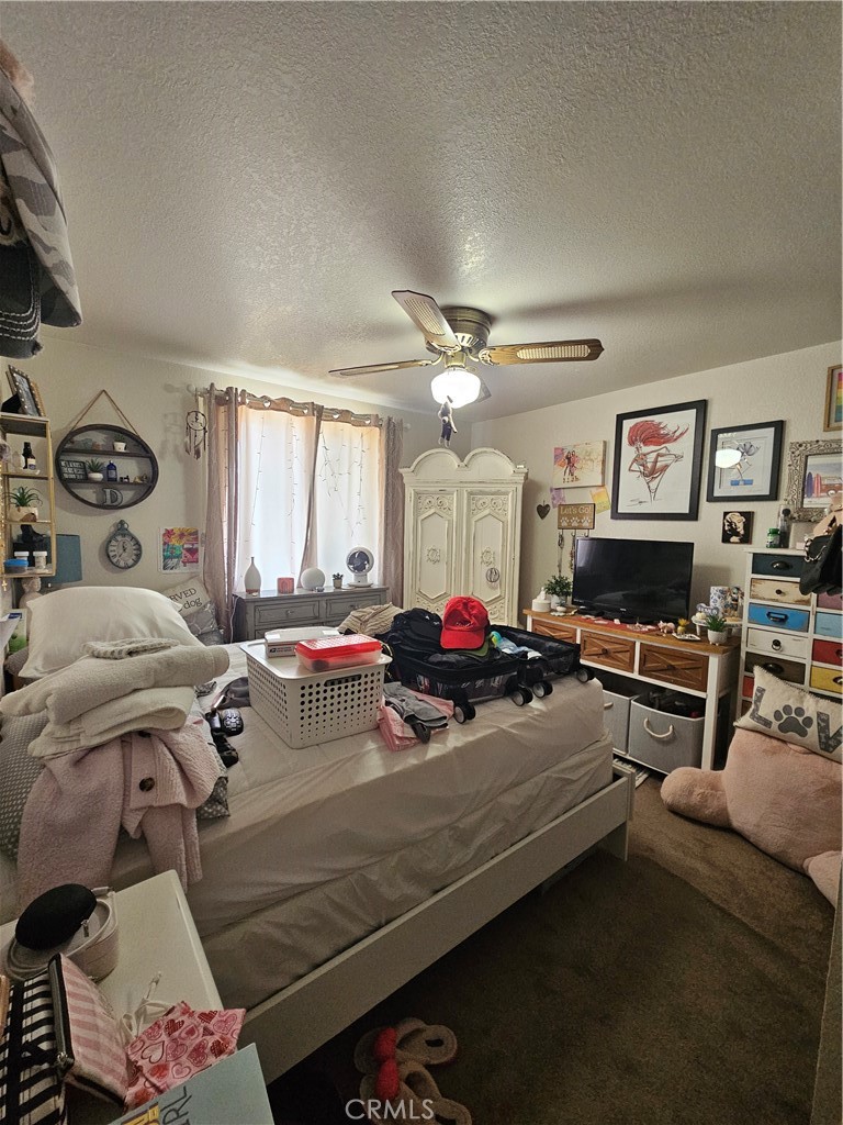 https://media.crmls.org/medias/81dac650-61c7-4bb4-916c-3d02bcf8a666.jpg?preset=X-Large