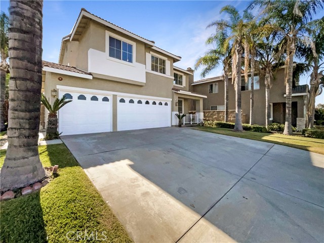 7411 Bull Run Place, Fontana CA: https://media.crmls.org/medias/81daee06-d1f0-4d2f-8477-8aedd826b7a6.jpg