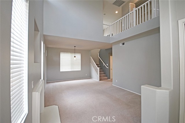 Detail Gallery Image 5 of 8 For 27153 Manor Cir, Valencia,  CA 91354 - 3 Beds | 2/1 Baths