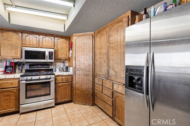 Detail Gallery Image 13 of 30 For 18472 Danbury Ave, Hesperia,  CA 92345 - 3 Beds | 2 Baths