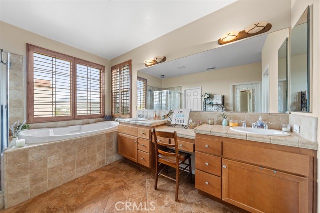 31637 Meadow Lane, Winchester CA: https://media.crmls.org/medias/81dc20e9-37a4-40d3-8809-af4d583ee187.jpg