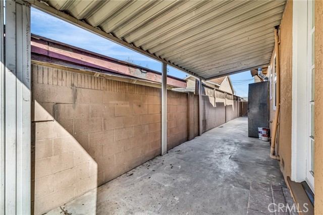 17105 Woodruff Avenue, Bellflower CA: https://media.crmls.org/medias/81de2a11-1b33-4a4f-915d-4e3ff63bf82d.jpg