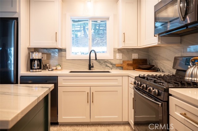 24784 Bernard Drive, Crestline, CA 92325