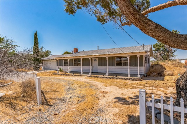 Detail Gallery Image 3 of 30 For 9035 W Avenue F, Lancaster,  CA 93536 - 2 Beds | 1 Baths