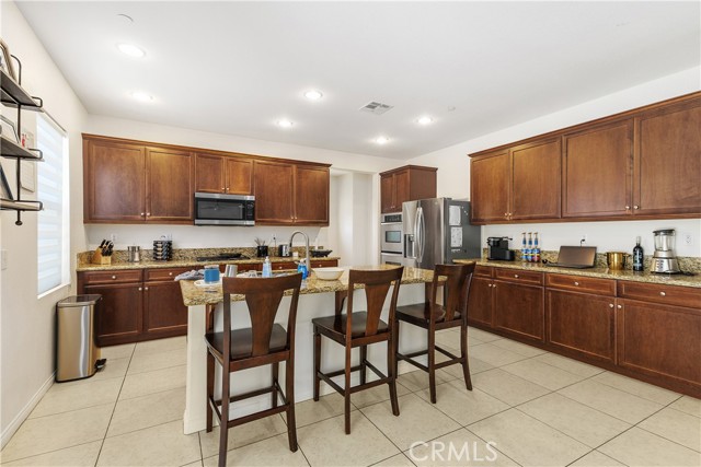 Detail Gallery Image 4 of 36 For 37066 Whispering Hills Dr, Murrieta,  CA 92563 - 5 Beds | 3 Baths