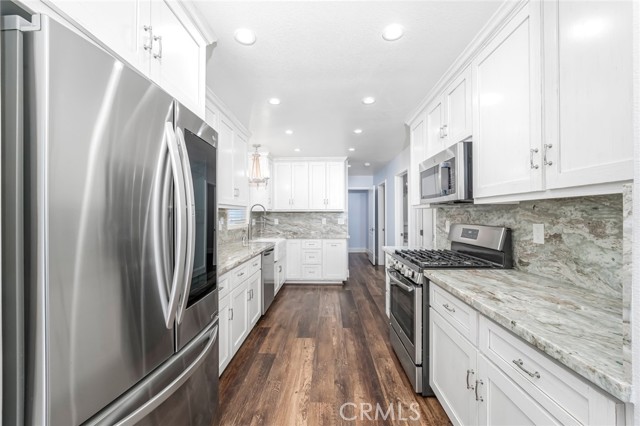 Detail Gallery Image 9 of 20 For 121 25th, Newport Beach,  CA 92663 - 3 Beds | 2 Baths