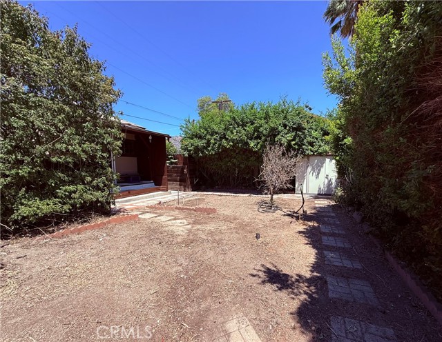 9929 Saticoy Street, Burbank CA: https://media.crmls.org/medias/81e1bbf3-a63a-4bdc-9bdf-fa6598e99b0b.jpg