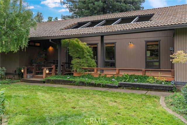 55 Roseanna Court, Chico CA: https://media.crmls.org/medias/81e1d4f0-06d3-43a2-b7b6-217ec63c3d32.jpg