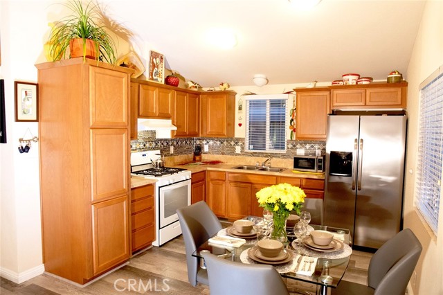 Detail Gallery Image 5 of 11 For 327 W Wilson St #23,  Costa Mesa,  CA 92627 - 2 Beds | 1/1 Baths