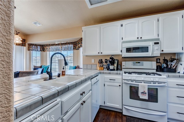 Detail Gallery Image 46 of 72 For 7170 Joshua, Oak Hills,  CA 92344 - 3 Beds | 2 Baths