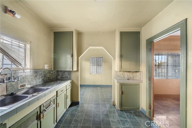 Detail Gallery Image 7 of 28 For 948 E 116th St, Los Angeles,  CA 90059 - 3 Beds | 2 Baths