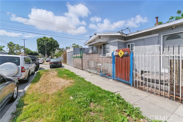 1500 W 59th Place, Los Angeles CA: https://media.crmls.org/medias/81e269cb-f287-4f25-b303-ef161721a2df.jpg