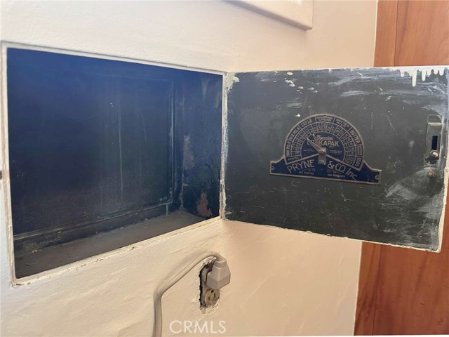 Detail Gallery Image 9 of 28 For 4389 Brentwood Ave, Riverside,  CA 92506 - 3 Beds | 2 Baths