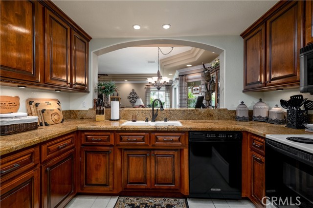 23849 Canyon Lake N Drive, Canyon Lake CA: https://media.crmls.org/medias/81e2e750-c1ee-4bce-b486-42d638af2003.jpg