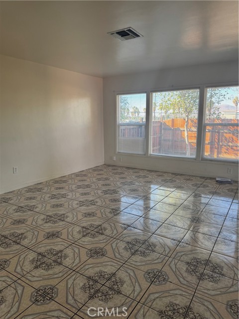 Detail Gallery Image 2 of 3 For 2121 Down, Riverside,  CA 92507 - 4 Beds | 2 Baths