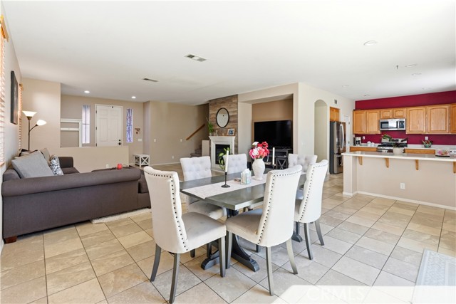 Detail Gallery Image 7 of 26 For 1923 Brockstone Dr, Perris,  CA 92571 - 4 Beds | 2/1 Baths