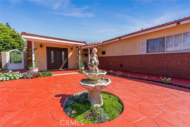 Detail Gallery Image 2 of 75 For 813 N Mantle Ln, Santa Ana,  CA 92701 - 3 Beds | 2 Baths