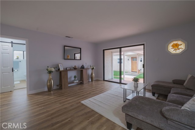 Detail Gallery Image 3 of 38 For 2545 Loomis St, Lakewood,  CA 90712 - 4 Beds | 2 Baths