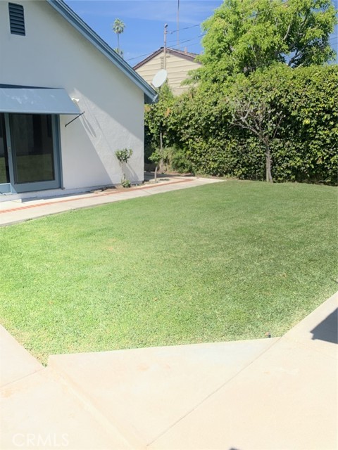 Detail Gallery Image 3 of 44 For 1718 Cleveland Rd, Glendale,  CA 91202 - 3 Beds | 3 Baths