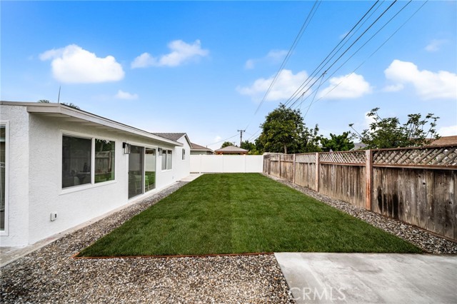 2124 W Flower Avenue, Fullerton CA: https://media.crmls.org/medias/81e49fc5-e868-4eba-ab8f-50f762e2f24a.jpg