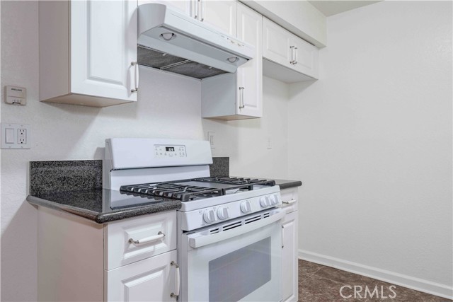 Detail Gallery Image 11 of 22 For 208 19th St #2,  Huntington Beach,  CA 92648 - 1 Beds | 1 Baths