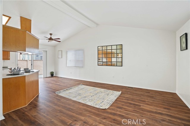 Detail Gallery Image 4 of 26 For 19853 Cottonwood Dr, Canyon Country,  CA 91351 - 2 Beds | 2 Baths