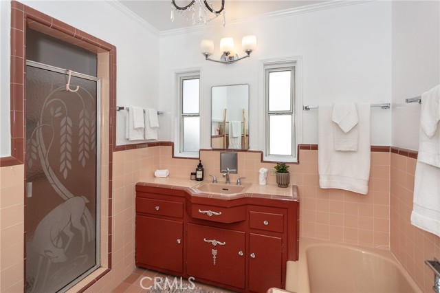 Detail Gallery Image 19 of 29 For 5825 Fulton Ave, Valley Glen,  CA 91401 - 3 Beds | 3 Baths