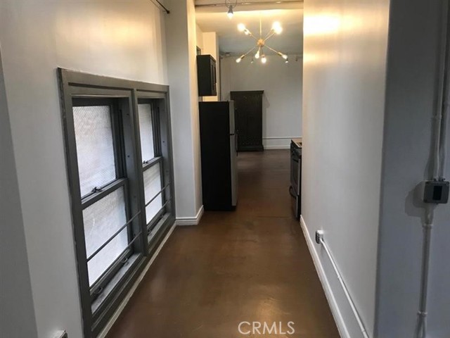 215 W 7th Street, Los Angeles CA: https://media.crmls.org/medias/81e5dcc5-d261-412b-8b53-2574a468851e.jpg