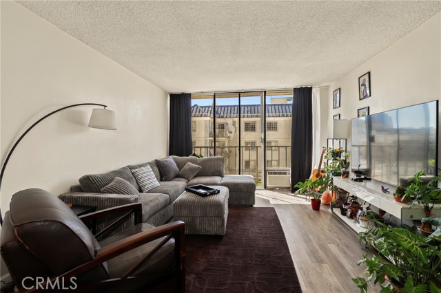 Detail Gallery Image 4 of 18 For 375 Atlantic #407,  Long Beach,  CA 90802 - 1 Beds | 1 Baths