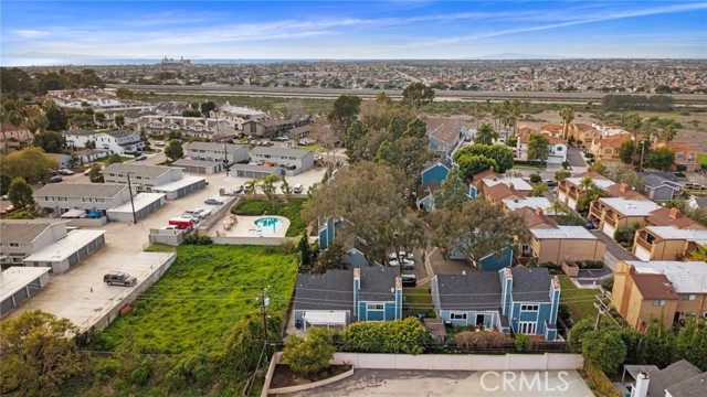 Detail Gallery Image 34 of 49 For 1025 Sea Breeze #11,  Costa Mesa,  CA 92627 - 2 Beds | 2/1 Baths