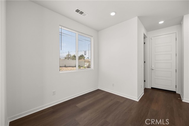 Detail Gallery Image 15 of 67 For 1348 Plaza Del Amo, Torrance,  CA 90501 - 3 Beds | 2/1 Baths