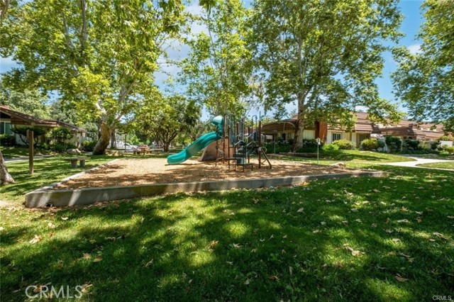 Detail Gallery Image 16 of 19 For 22158 James Alan Cir, Chatsworth,  CA 91311 - 3 Beds | 3 Baths