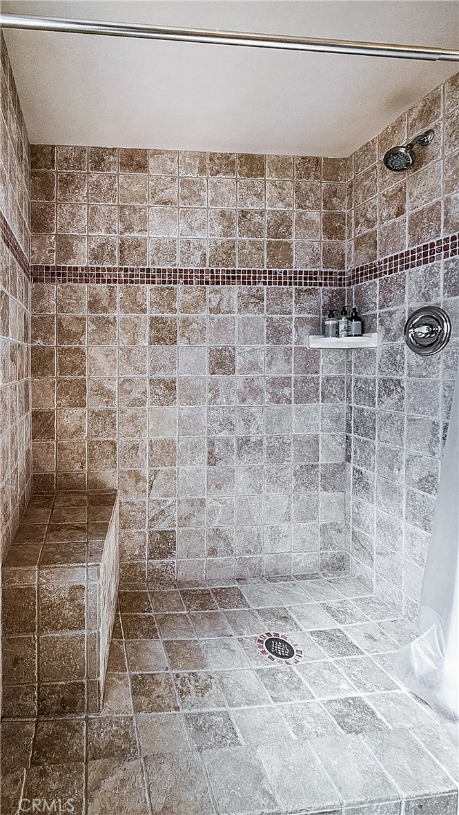 https://media.crmls.org/medias/81e783a2-b5e4-4544-8332-48a43dab65e8.jpg?preset=X-Large