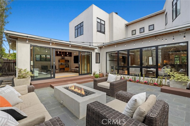 Detail Gallery Image 20 of 51 For 1635 19th St, Manhattan Beach,  CA 90266 - 6 Beds | 4 Baths