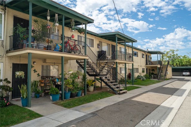 Image 4 of 10 For 6041 Fullerton Avenue