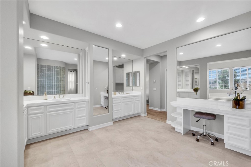 81e81799 3705 4320 B415 Fb42f85190fd