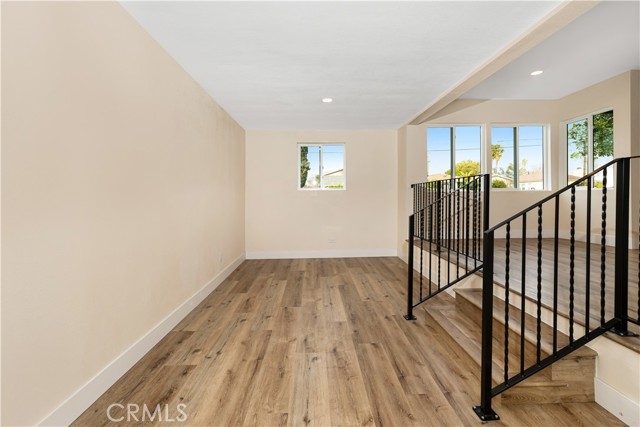 Detail Gallery Image 8 of 49 For 17124 Saticoy St, Lake Balboa,  CA 91406 - 3 Beds | 2 Baths