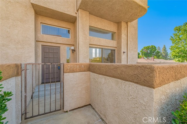 2038 S Bon View Avenue, Ontario CA: https://media.crmls.org/medias/81e8cbc9-9745-43c8-a980-466177deff07.jpg
